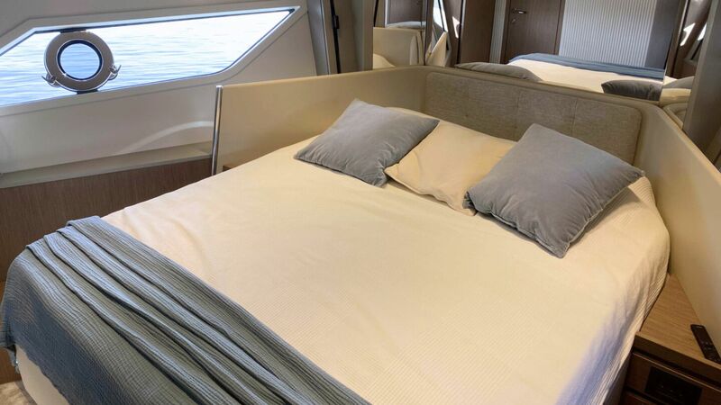 FERRETTI 720